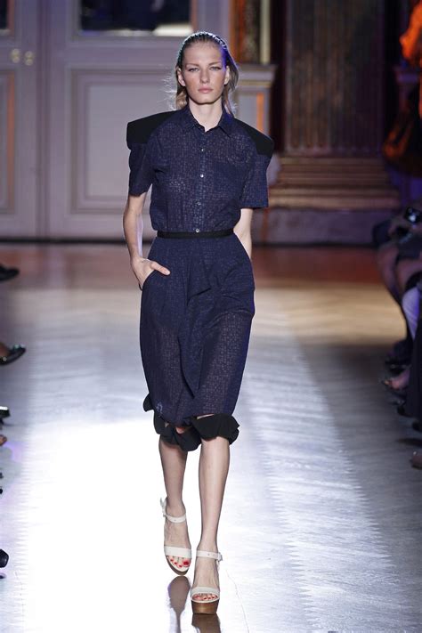 Roland Mouret Ready To Wear Fashion Show Collection Spring Summer