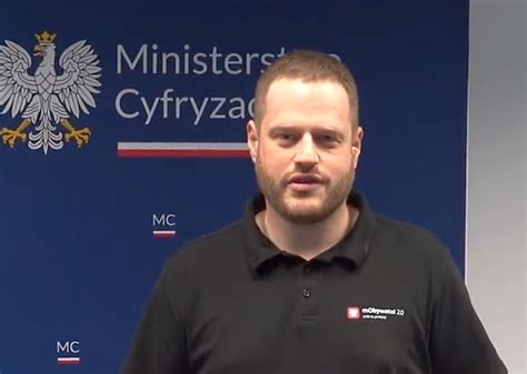 Janusz Cieszy Ski Egna Si Z Ministerstwem Cyfryzacji Telepolis Pl