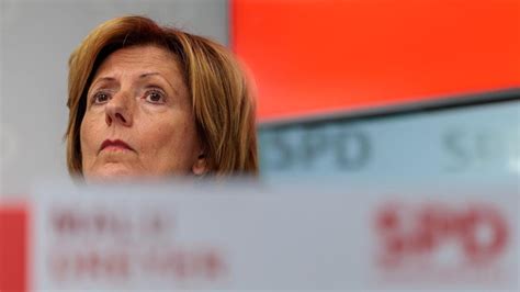 Malu Dreyer Tritt Als Ministerpr Sidentin Von Rheinland Pfalz Zur Ck