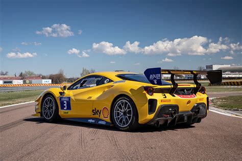 Fonds D Ecran Ferrari Challenge Evo Jaune M Tallique Voitures