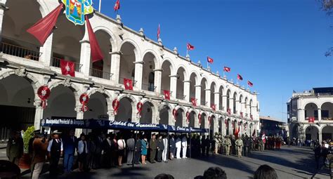 Arequipa Izamiento Y Desfile En La Plaza De Armas En Vivo Edicion