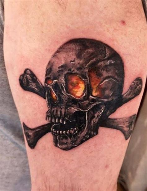 40 Traditional Skull And Crossbones Tattoo JanMacailean