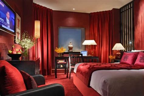 Master Bedrooms In Rich Red Hues Luxurious Bedrooms Bedroom Design