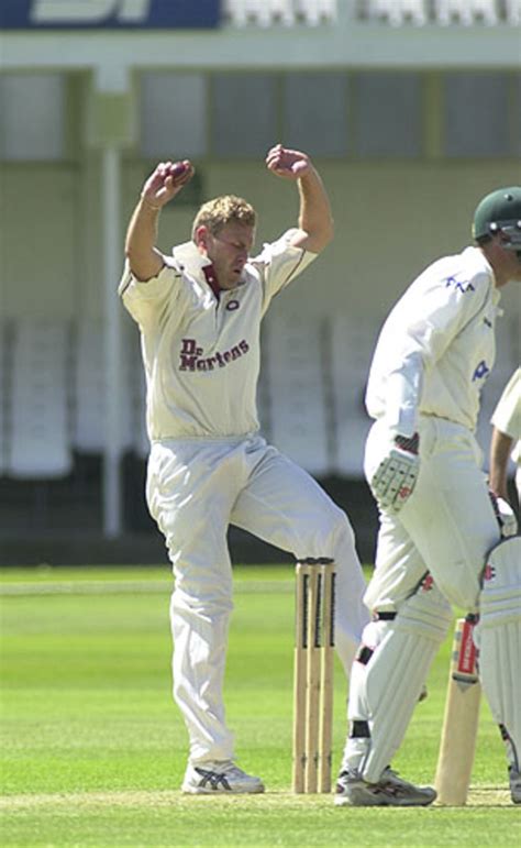 Northants Darren Cousins completely loses his bowling run up