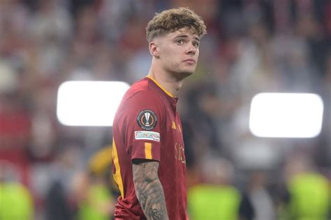 Roma Furto In Casa Del Calciatore Nicola Zalewski Rubati Oro E