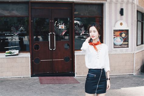 Ngắm vẻ ngọt ngào của Jun Vũ hot girl Việt được báo Trung ví xinh như Angela Baby