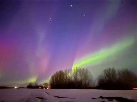 Did you see it? Vivid aurora borealis lights up the sky across much of Canada | Globalnews.ca