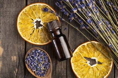 Essential Oils From Canadian Brands To Stock Up On This Fall FASHION