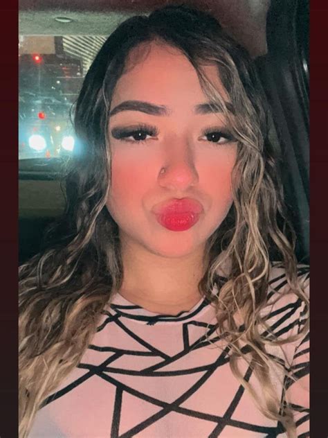 Hot blonde hotのウェブカメラショー Myavlive