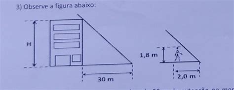 M M M Um Pr Dio Projeta No Solo Uma Sombra De M De