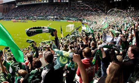 Portland Soccer Timbers And Thorns The Official Guide To Portland