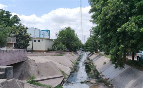 Limpian canales y arroyos en Culiacán para evitar inundaciones