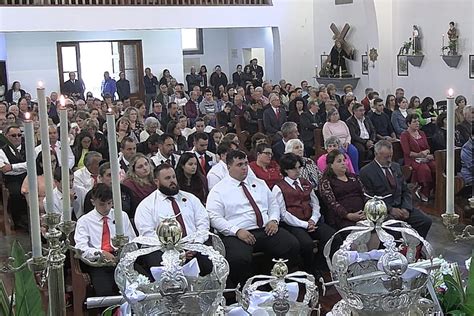 Império do Topo celebra Pentecostes Missa coroação e sopas