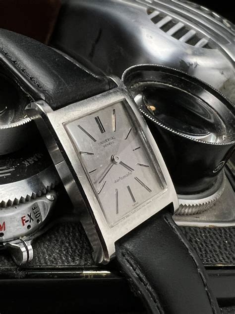 60s Universal Geneve Steel — Cool Vintage Watches