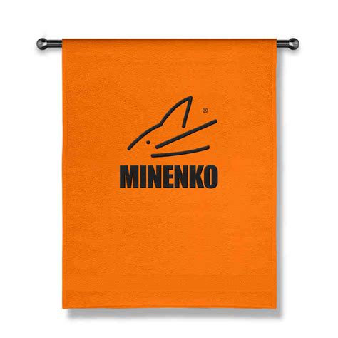 Полотенце с вышивкой MINENKO - интернет-магазин «MINENKO»