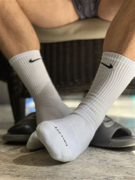 Pin By Jackie Daty On Zapisane Na Szybko Men In Socks Mens Socks