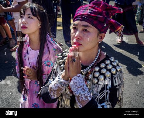 Yangon Yangon Region Myanmar 30th Nov 2017 Women In Traditional Dress Who Were Not Able To