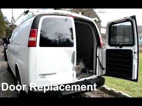 Rear Door Replacement Chevy Express Gmc Savana Youtube