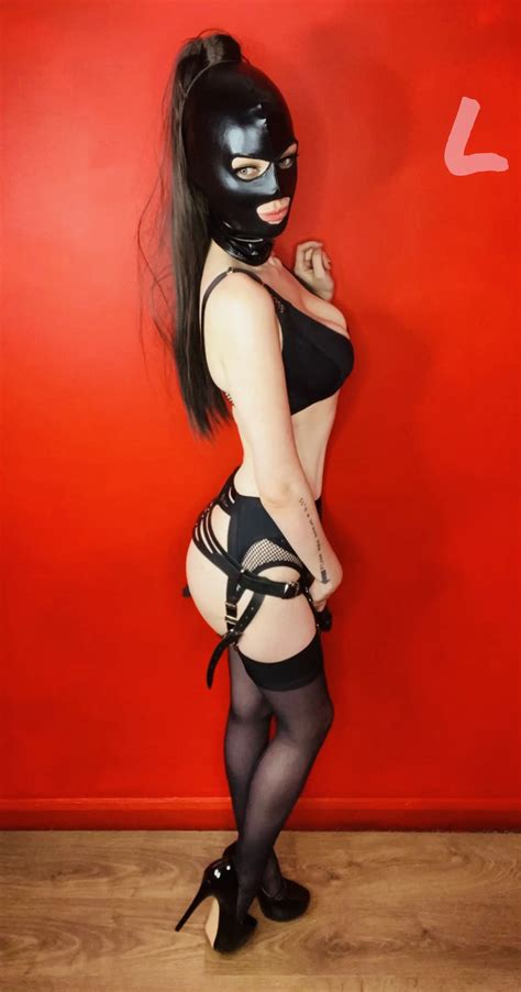 Strap Ons And Lingerie Scrolller