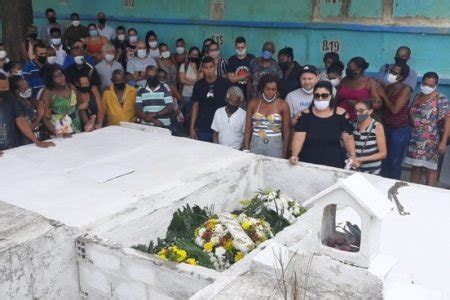 Parabéns por destruir minha família diz viúva de morto por vizinho