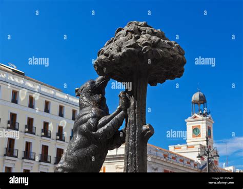 Statue Of Bear And Strawberry Tree Symbol Of Madrid Stock Photo Alamy