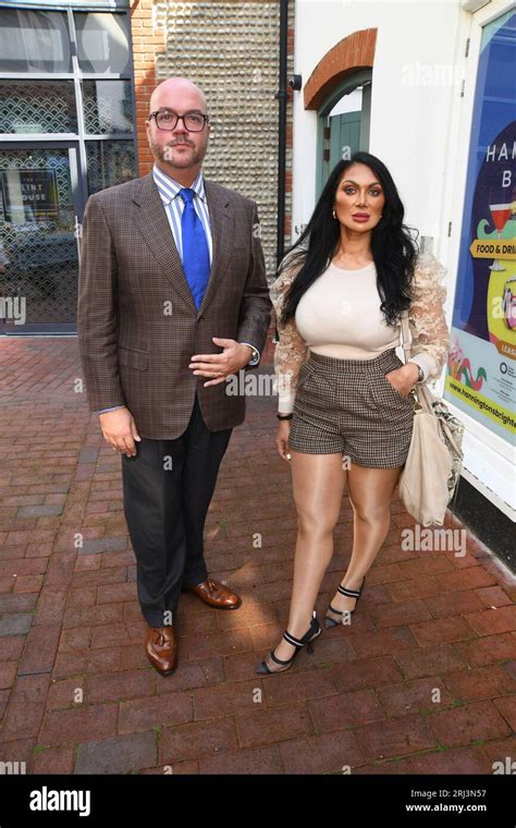 Actress Jeanine Nerissa Sothcott Out And About In The Lanes In Brighton Before Romantic Lunch