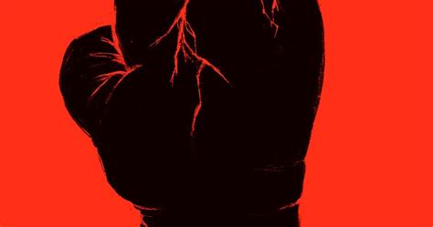 Hands Of Stone Poster And Trailer Portal Cinema