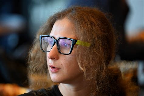 Entrevue Avec Maria Alyokhina L Meute Essentielle De Pussy Riot La