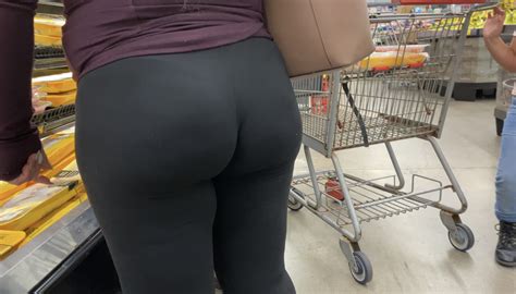 Thick MILF Latina Vtl Spandex Leggings Yoga Pants Forum
