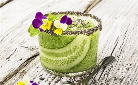 Agua de pepino con limón y chía receta de temporada