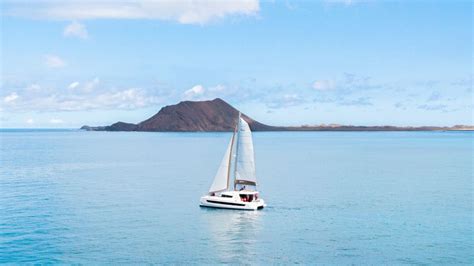 Desde Corralejo Caleta De Fuste Excursi N En Catamar N A La Isla De