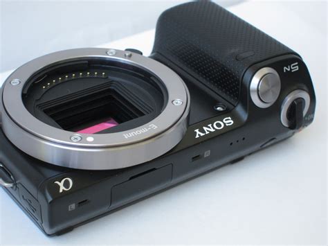 Sony Alpha NEX 5N Mirrorless First Look Review