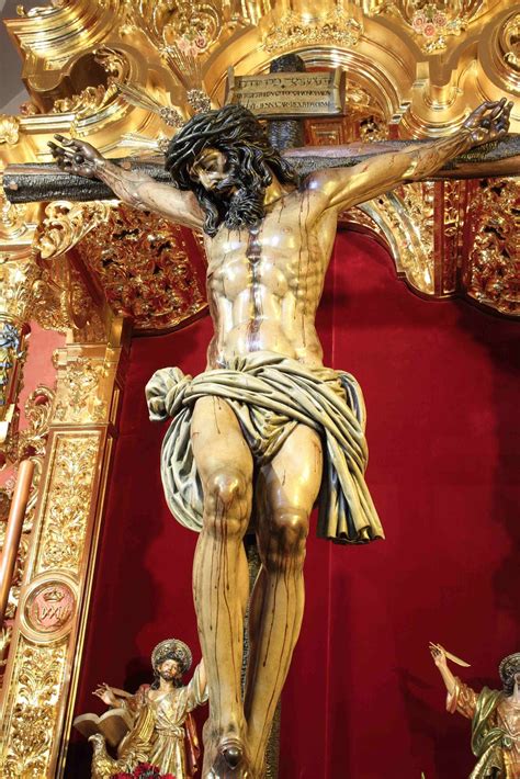 Sevilla A Traves De Un Objetivo Besapies Al Cristo De La Sangre