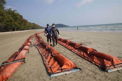 Thailandia Mila Litri Di Petrolio Nell Oceano La Marea Nera Arriva