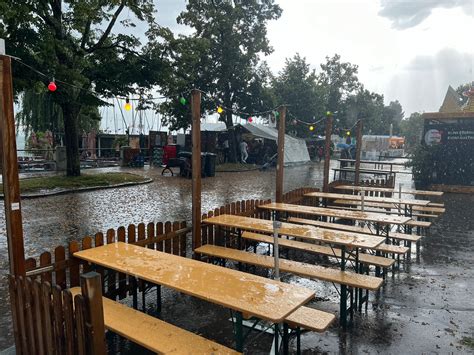 Kurzes Unwetter auf dem Seehasenfest 2024