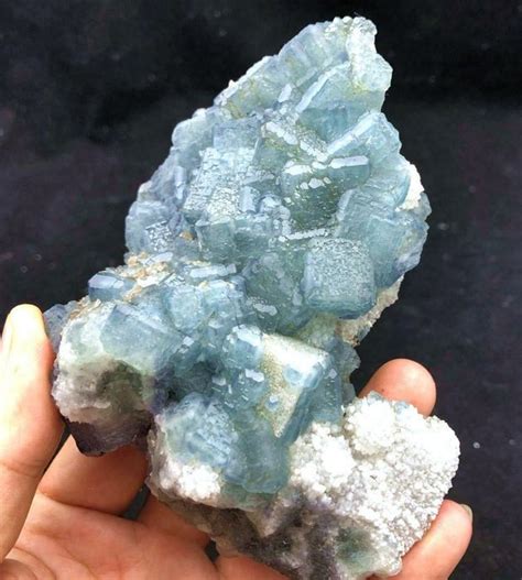 Cristalli Di Fluorite Con Superficie A Gradini Verde Blu Catawiki