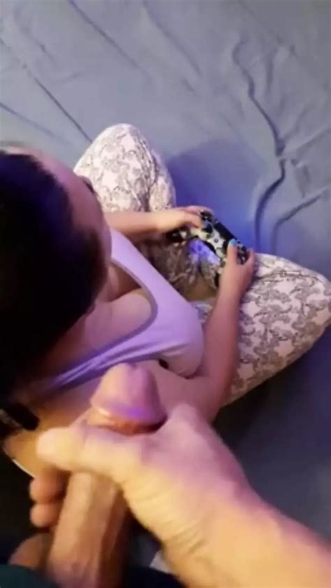 Surprise Facial For Gaming Step Sister And Flinches Amateur Amateur Porn XHamster