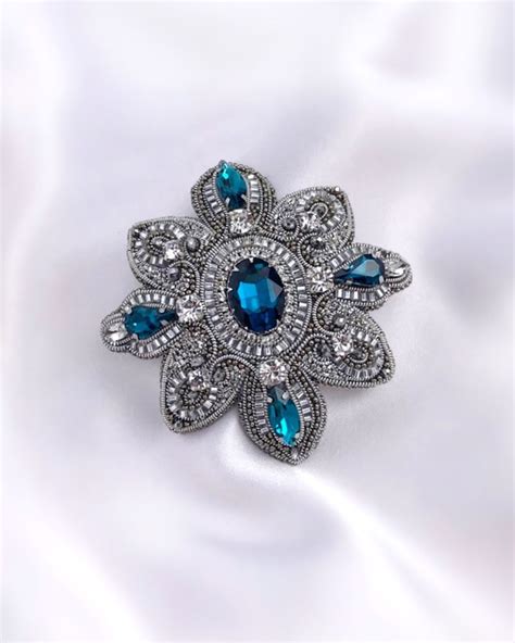 Брошь «Орден» в интернет-магазине на Ярмарке Мастеров | Брошь-булавка ...