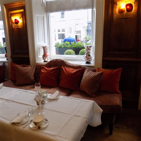 THE ENGLISH TEA ROOM AT BROWN'S HOTEL - London Meets Paris