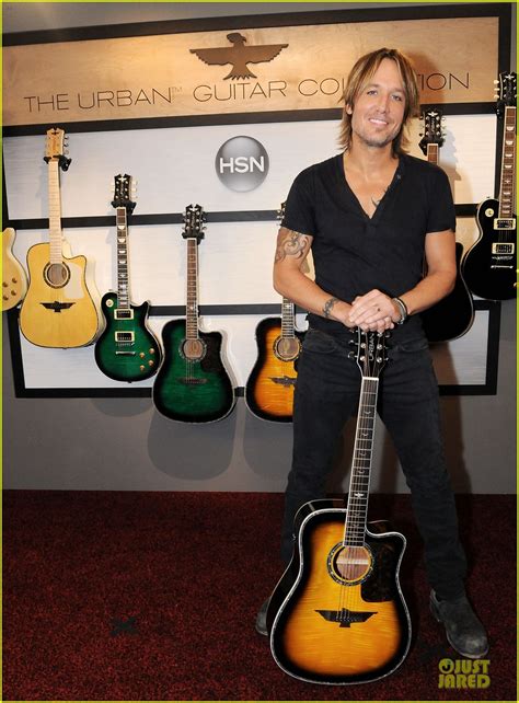 Photo Keith Urban Urban Guitar Collection Premiere 03 Photo 2968216