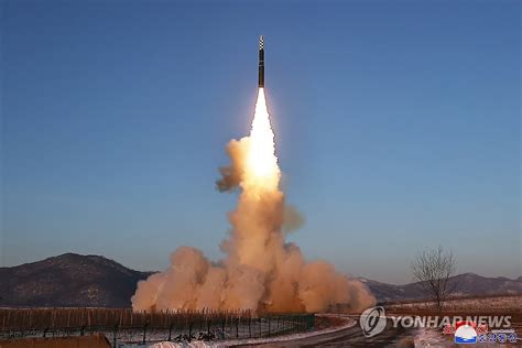 簡訊：朝鮮向半島東部海域發射彈道導彈 韓聯社