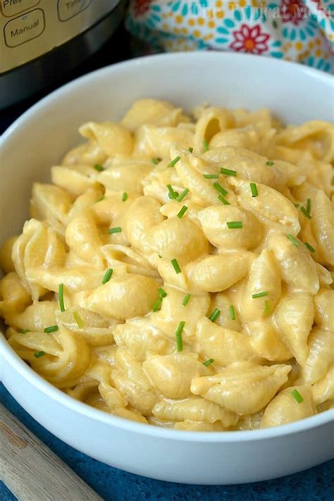 4 Ingredient Instant Pot Macaroni and Cheese + Video