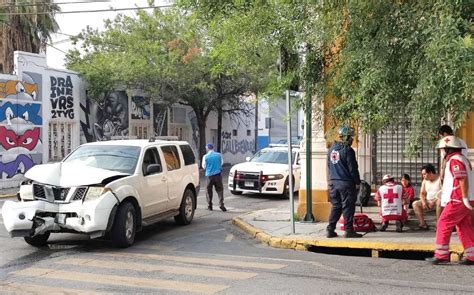 Padre Y Sus Dos Hijos Resultan Heridos Tras Choque En Monterrey