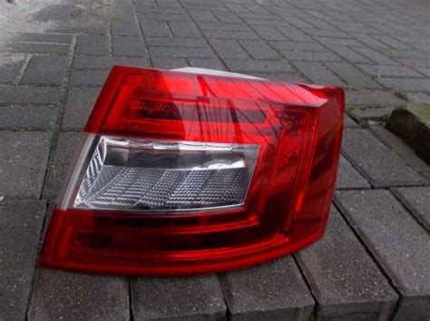 SKODA OCTAVIA III 3 13 PRAWA TYLNA LAMPA SEDAN 2x LED DIODA ORYGINAŁ