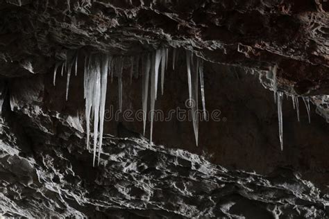 Estalactitas Dentro De La Cueva, Interior Imagen de archivo - Imagen de ...