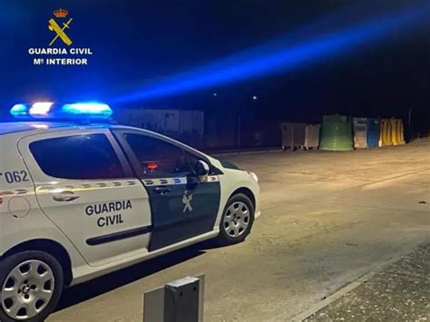 Detenido tras apuñalar a su pareja en La Pobla del Duc