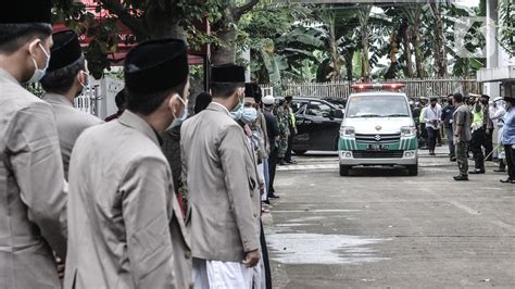 Foto Pemakaman Ustaz Maaher At Thuwailibi Foto Liputan