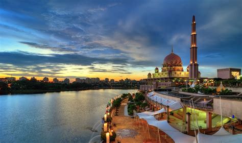 | Putrajaya Tourist Attractions, Activities and Hotels Guide