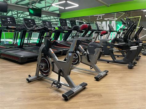 Esteira ou bicicleta: qual a melhor escolha para o cardio?