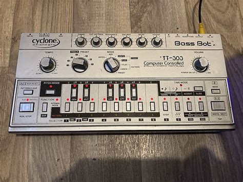 Cyclone Analogic TT 303 Reverb